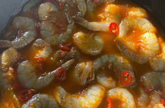 Recept: Knoflook Gamba’s Pil Pil uit de kamado BBQ