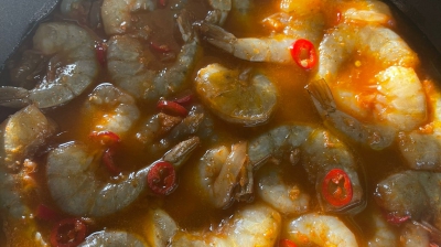 Recept: Knoflook Gamba's Pil Pil uit de kamado BBQ